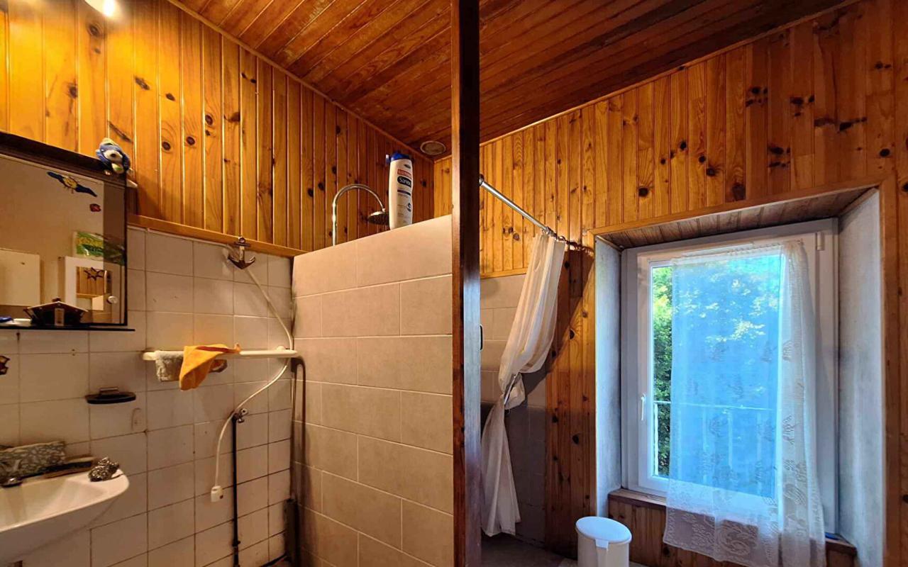 CUXAC-CABARDES Maison rénovée montagne noire très proche Lac de Laprade avec jardin et garage 6