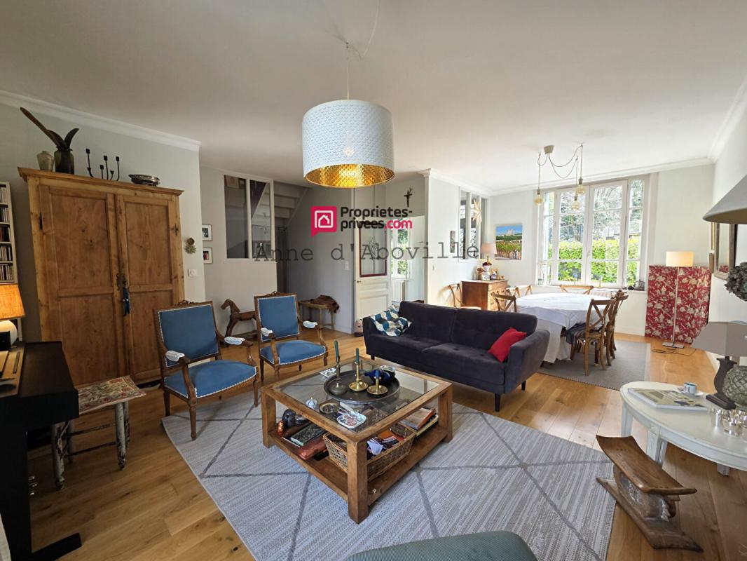 TASSIN-LA-DEMI-LUNE Maison  169 m2 1