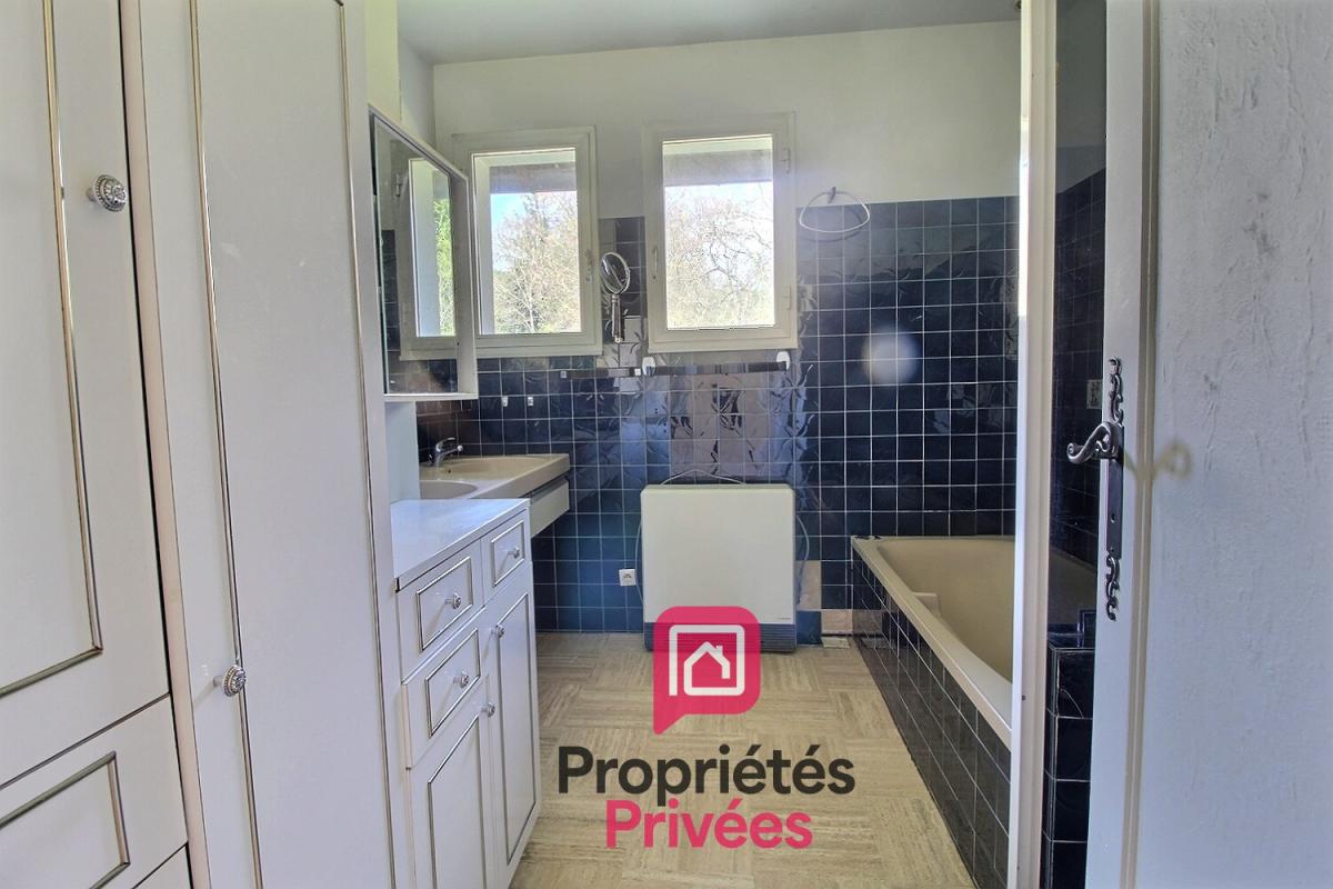 VIMORY 1h15 de PARIS Accès rapide Autoroute A77 et 5 mn de tous commerces - SPACIEUSE MAISON d'environ 200 m2, SOUS-SOL, GARAGE INDEPENDANT, TERRAIN ARBORÉ 6500 m2 ENV; 11