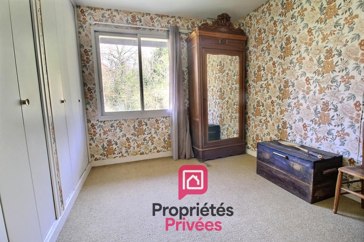 VIMORY 1h15 de PARIS Accès rapide Autoroute A77 et 5 mn de tous commerces - SPACIEUSE MAISON d'environ 200 m2, SOUS-SOL, GARAGE INDEPENDANT, TERRAIN ARBORÉ 6500 m2 ENV; 13