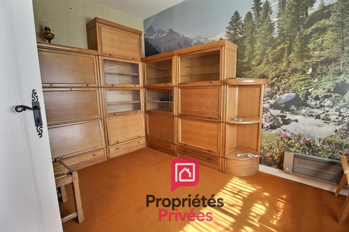 VIMORY 1h15 de PARIS Accès rapide Autoroute A77 et 5 mn de tous commerces - SPACIEUSE MAISON d'environ 200 m2, SOUS-SOL, GARAGE INDEPENDANT, TERRAIN ARBORÉ 6500 m2 ENV; 14