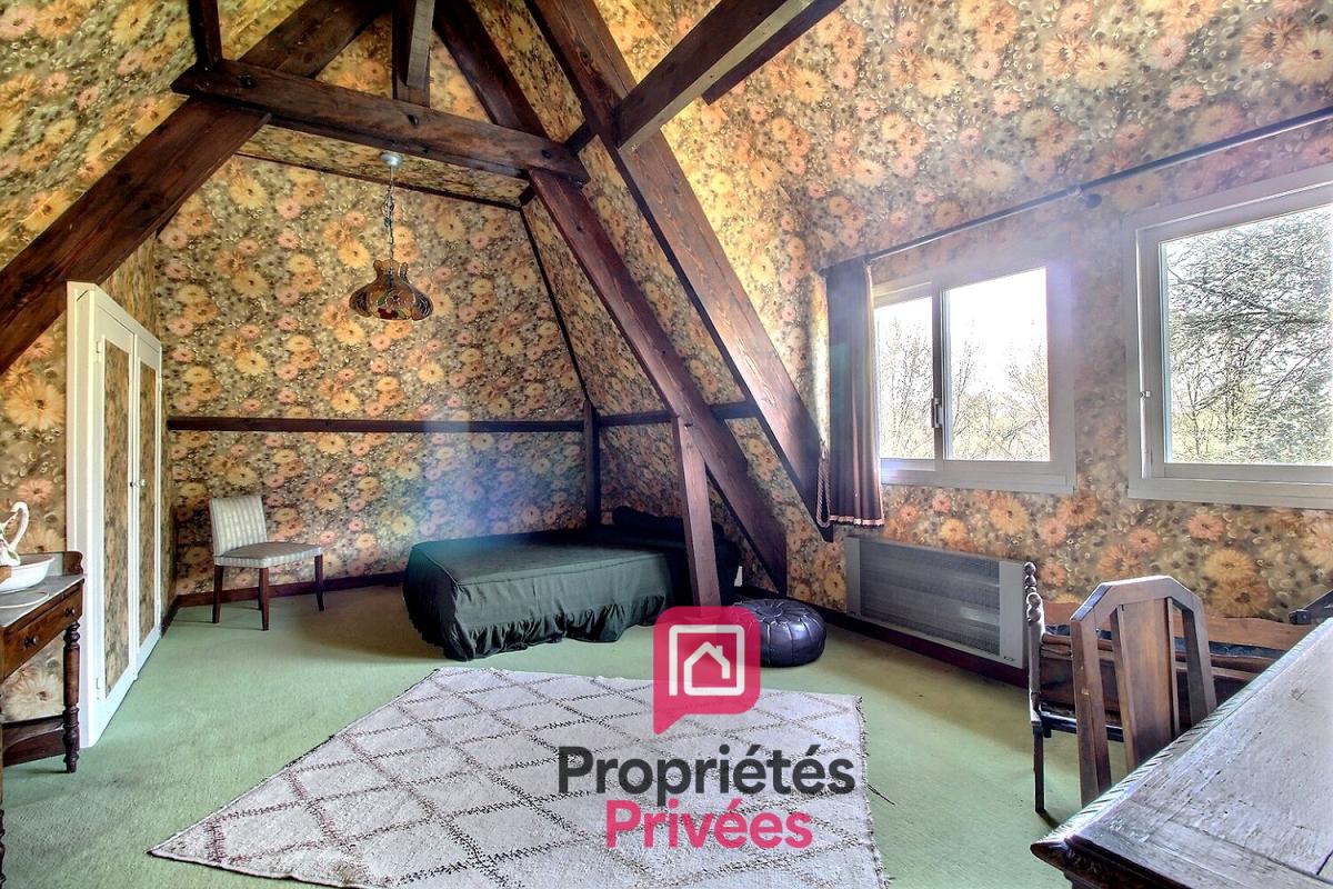 VIMORY 1h15 de PARIS Accès rapide Autoroute A77 et 5 mn de tous commerces - SPACIEUSE MAISON d'environ 200 m2, SOUS-SOL, GARAGE INDEPENDANT, TERRAIN ARBORÉ 6500 m2 ENV; 15