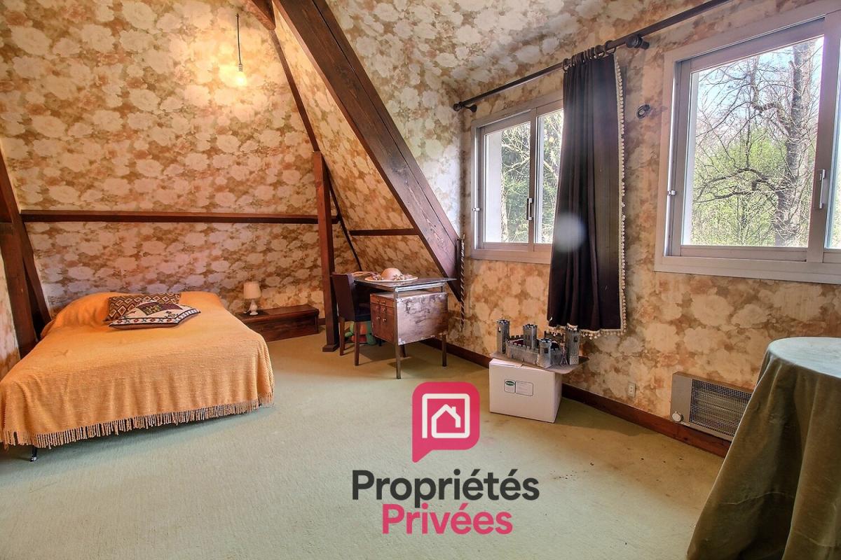 VIMORY 1h15 de PARIS Accès rapide Autoroute A77 et 5 mn de tous commerces - SPACIEUSE MAISON d'environ 200 m2, SOUS-SOL, GARAGE INDEPENDANT, TERRAIN ARBORÉ 6500 m2 ENV; 18