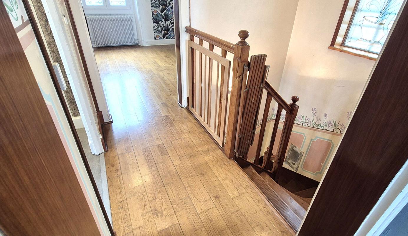 SAINT-DIZIER Belle Maison Individuelle en Pierre et de Caractère de 112 m² à Rafraîchir avec ses Cours, Terrasses, Piscine hors-sol chauffée, son Chalet de 12 m² et son Terrain clos et arboré de 506 m² 11