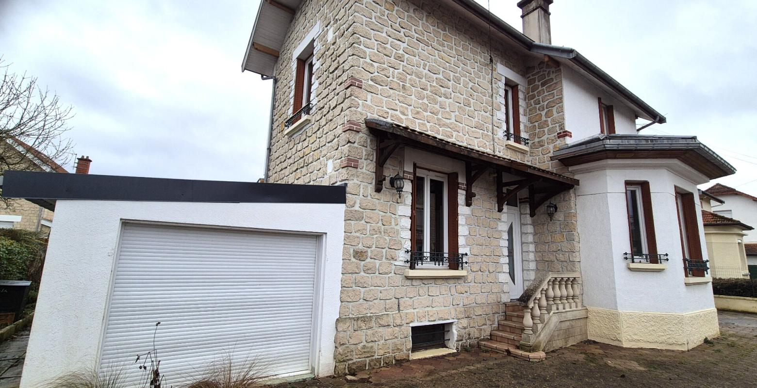 SAINT-DIZIER Belle Maison Individuelle en Pierre et de Caractère de 112 m² à Rafraîchir avec ses Cours, Terrasses, Piscine hors-sol chauffée, son Chalet de 12 m² et son Terrain clos et arboré de 506 m² 15