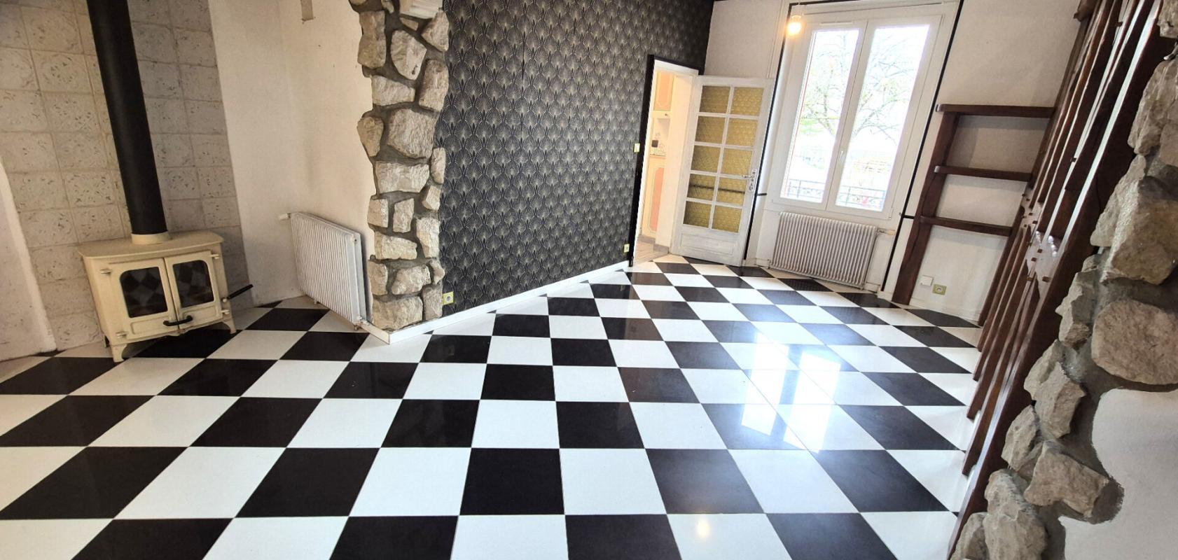 SAINT-DIZIER Belle Maison Individuelle en Pierre et de Caractère de 112 m² à Rafraîchir avec ses Cours, Terrasses, Piscine hors-sol chauffée, son Chalet de 12 m² et son Terrain clos et arboré de 506 m² 9