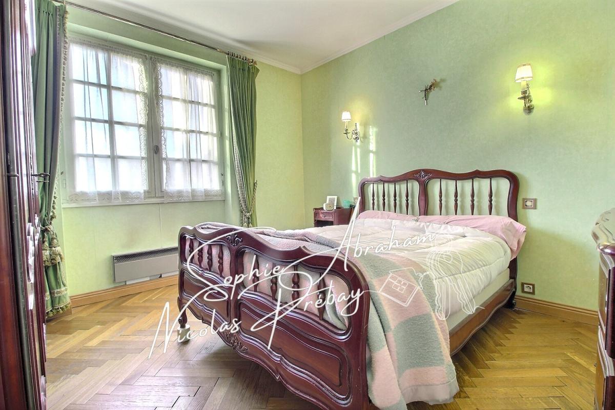 ANGERVILLE Maison d'Artisan sur sous-sol total avec jardin clos. Ecoles, gare SNCF sur place 10