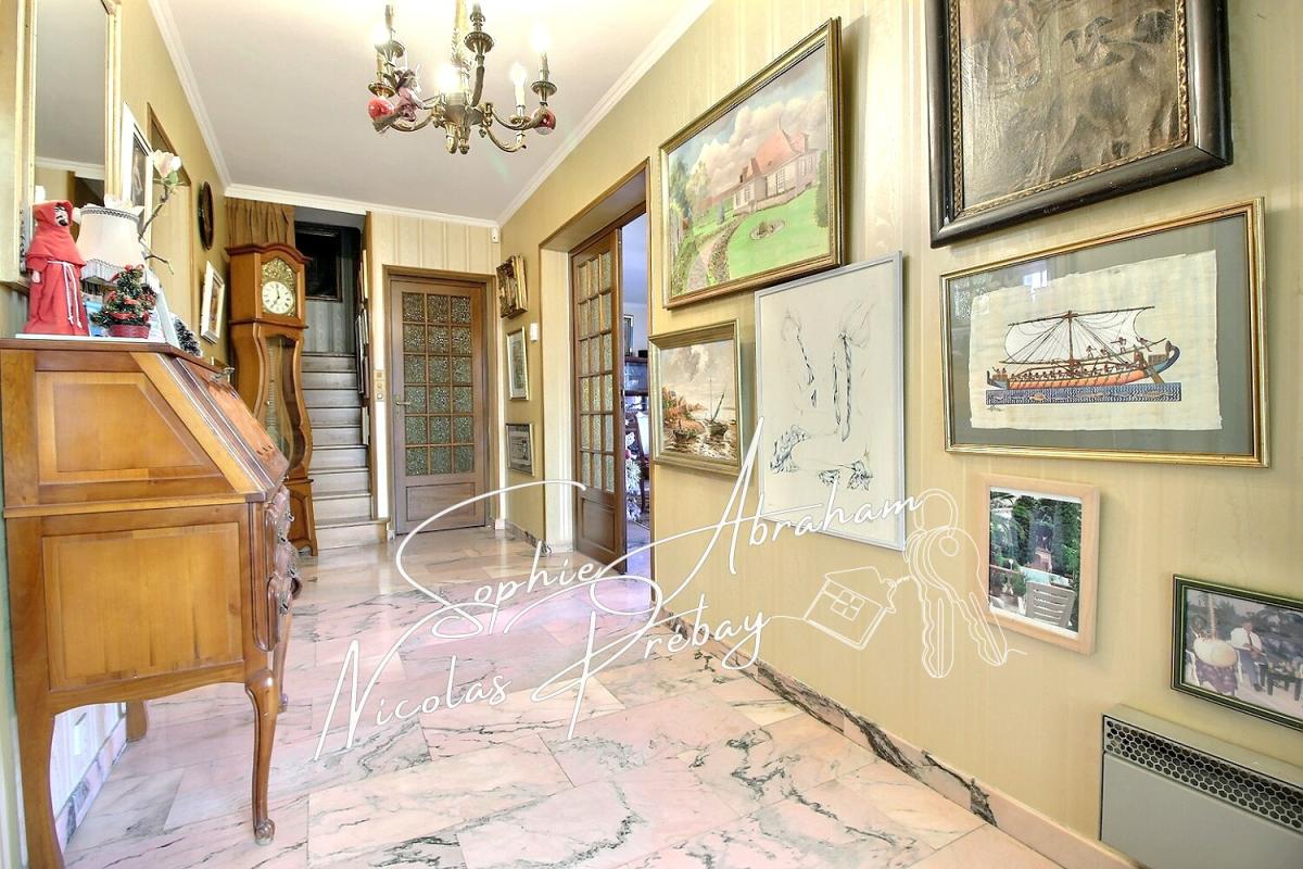 ANGERVILLE Maison d'Artisan sur sous-sol total avec jardin clos. Ecoles, gare SNCF sur place 7