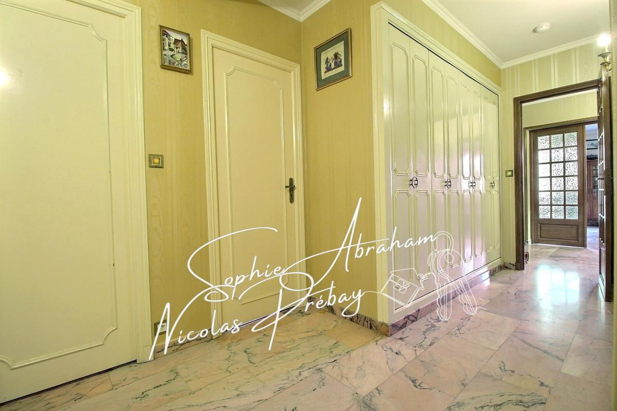 ANGERVILLE Maison d'Artisan sur sous-sol total avec jardin clos. Ecoles, gare SNCF sur place 8