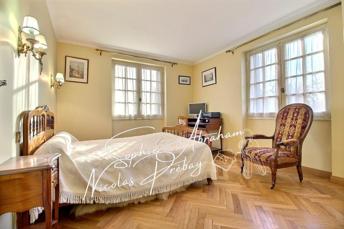 ANGERVILLE Maison d'Artisan sur sous-sol total avec jardin clos. Ecoles, gare SNCF sur place 9