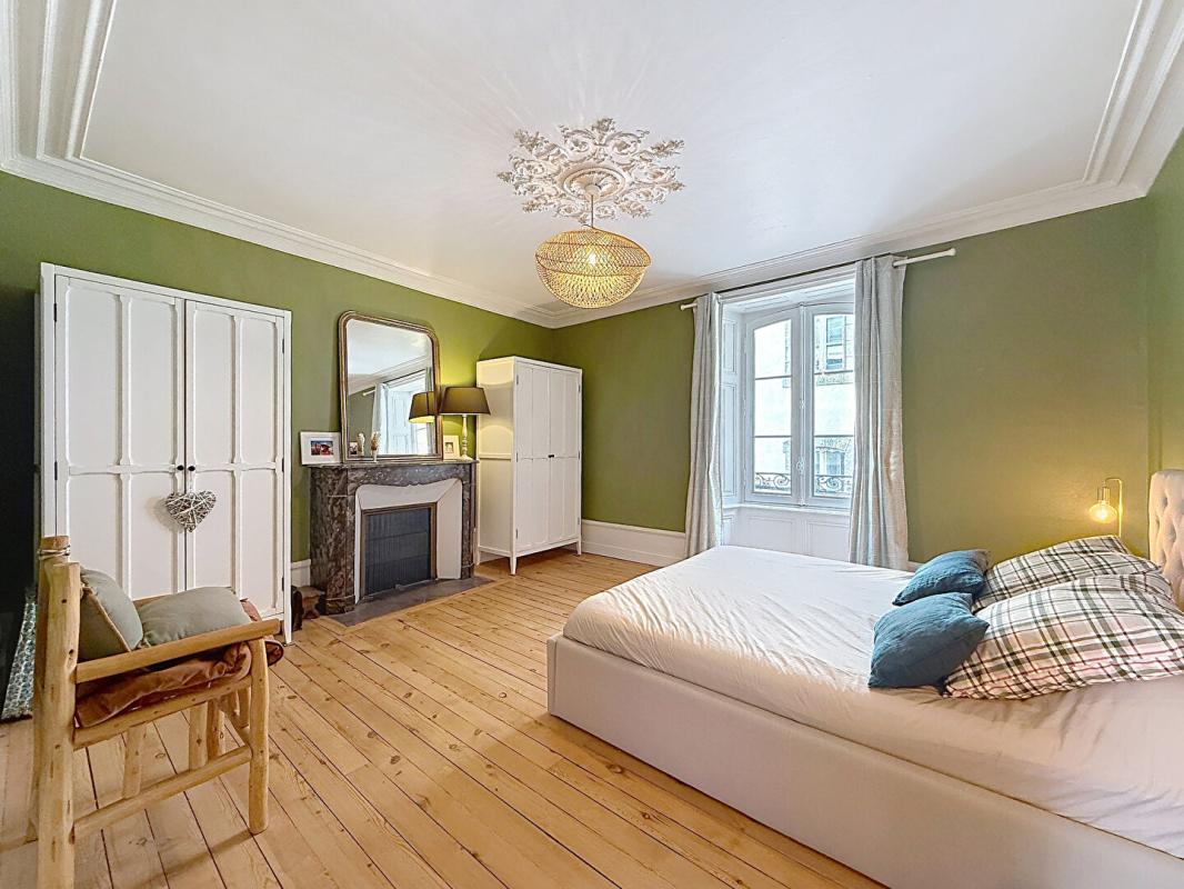 VANNES Appartement de caractère de 155 m² dans un ancien hôtel particulier. Vannes Hyper Centre 12