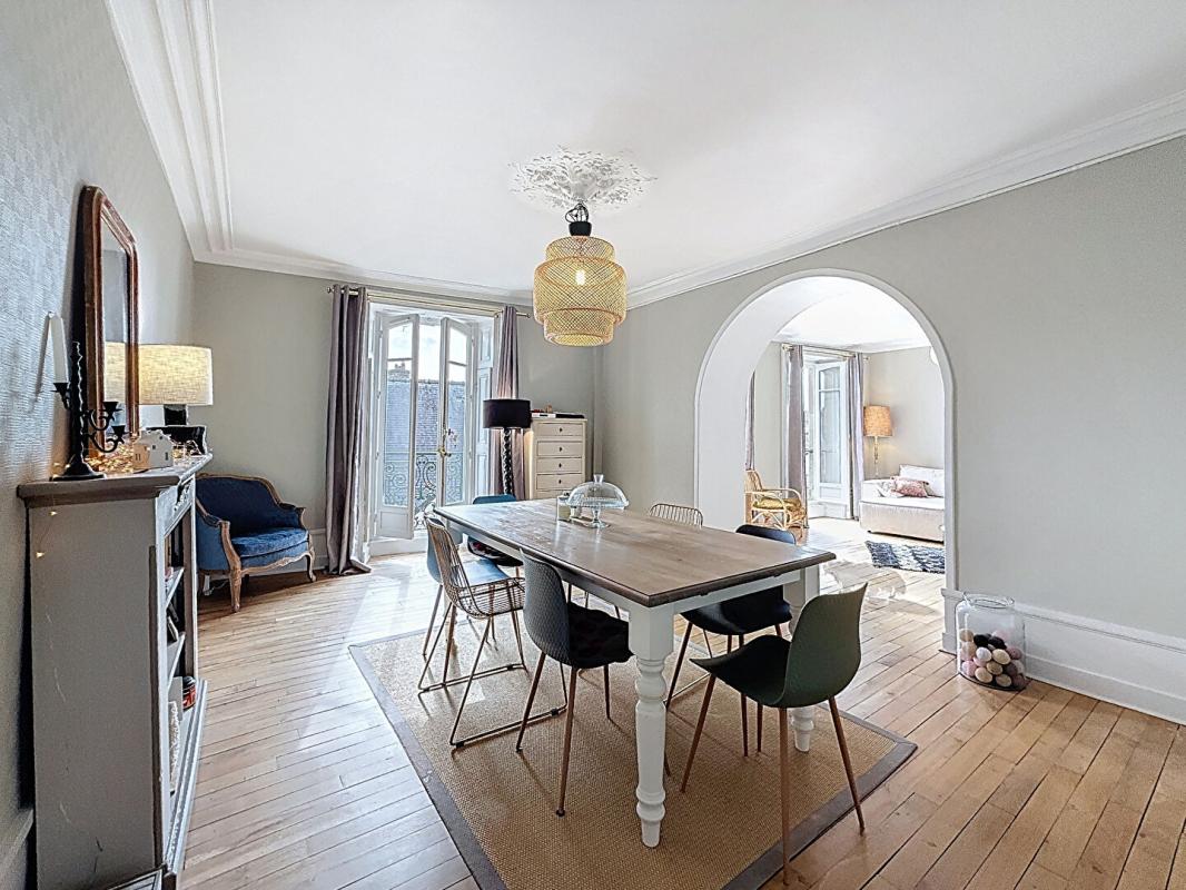 VANNES Appartement de caractère de 155 m² dans un ancien hôtel particulier. Vannes Hyper Centre 4