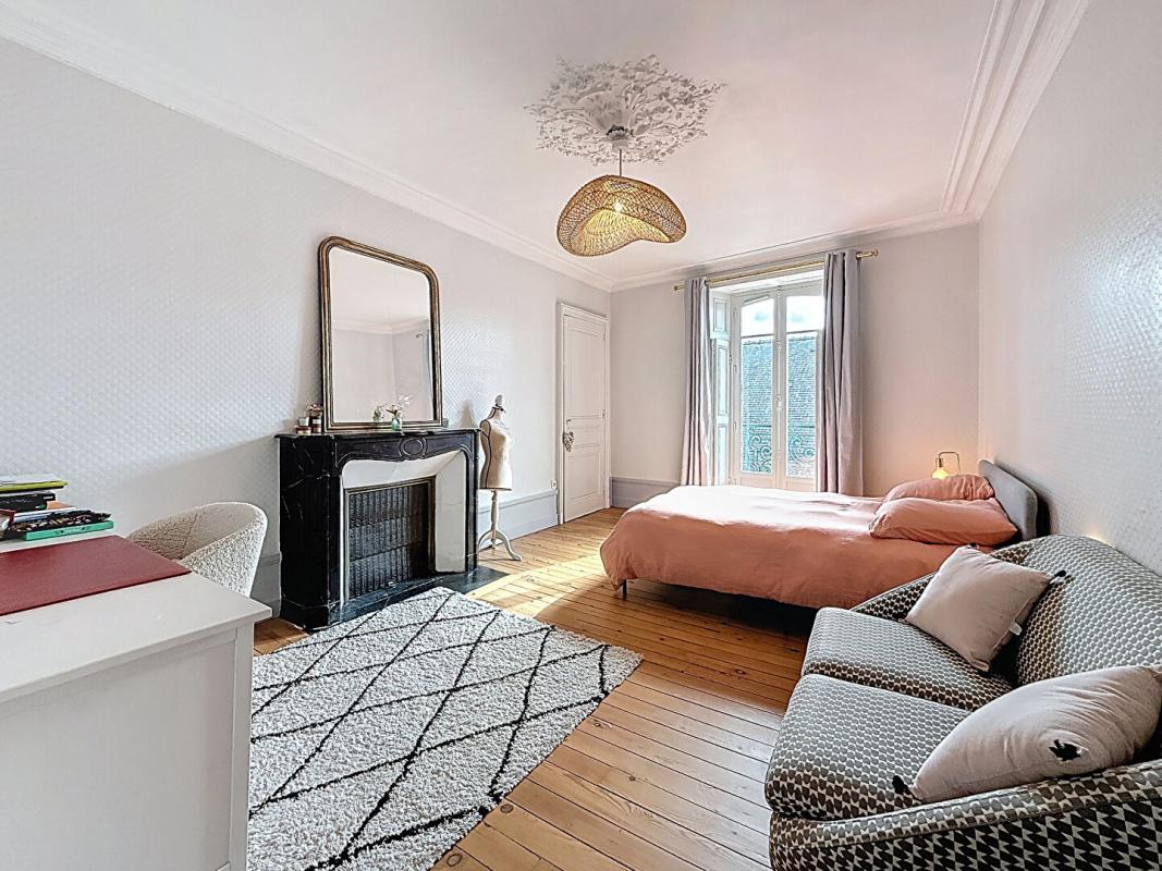 VANNES Appartement de caractère de 155 m² dans un ancien hôtel particulier. Vannes Hyper Centre 8