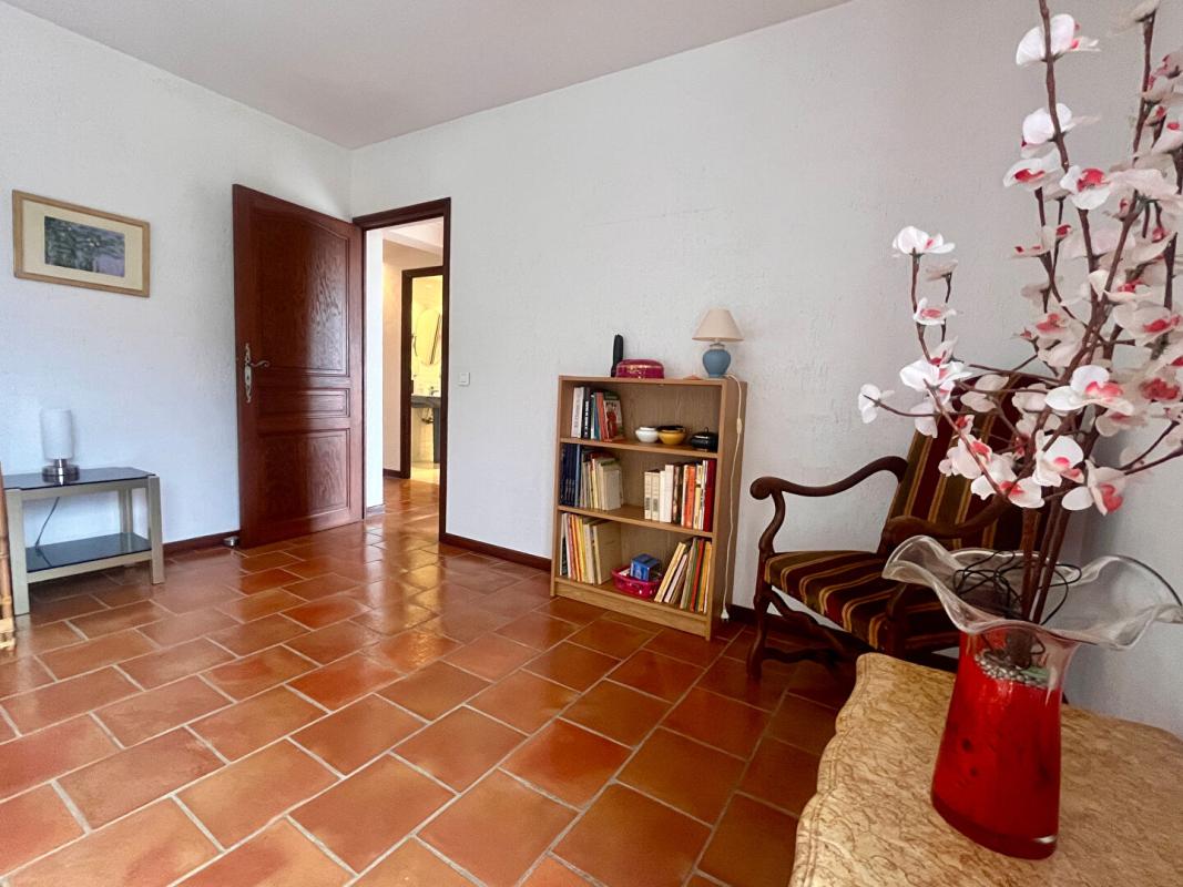 CARROS Nouvelle EXCLUSIVITE - VILLA DE CHARME AVEC PISCINE  - Terrain d'environ 2000 m2 - Calme absolu - proche Gattieres et Vence 16