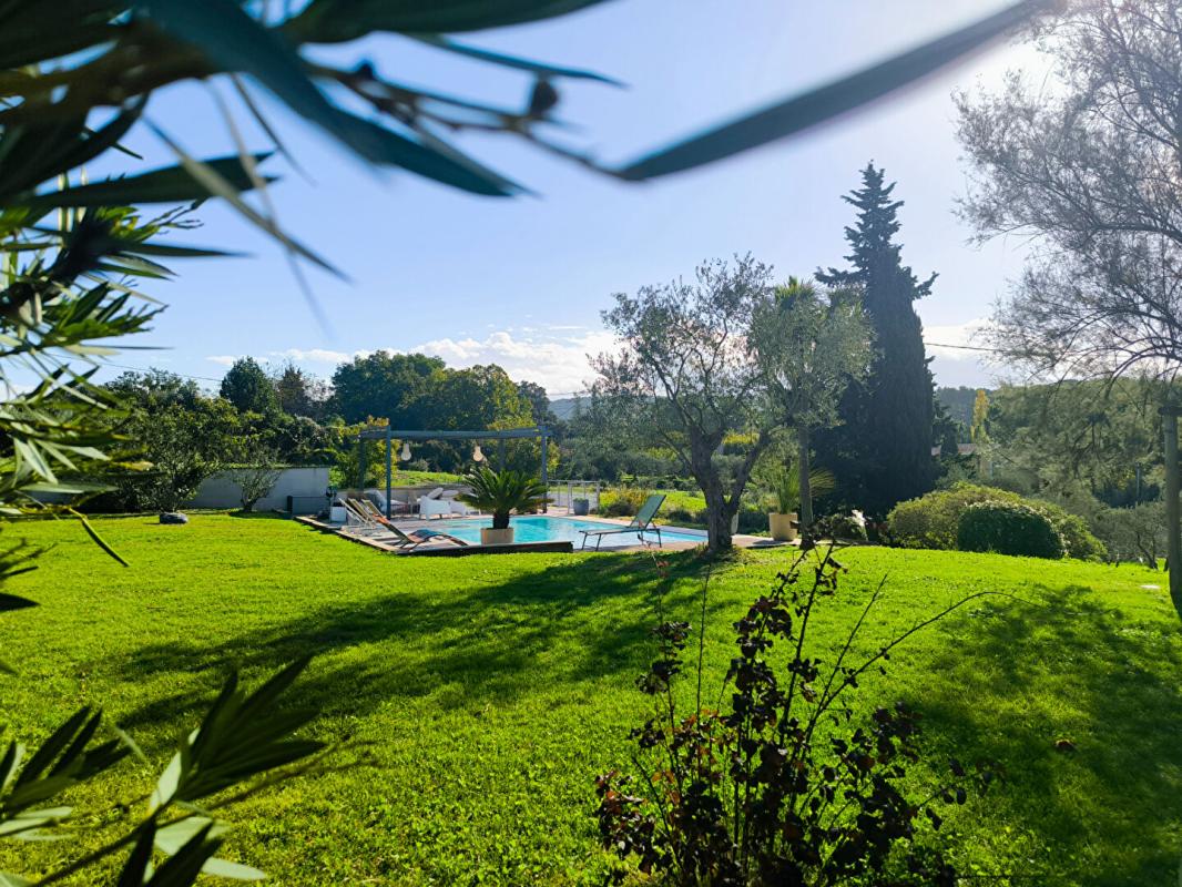 PERNES-LES-FONTAINES Villa avec vue imprenable Pernes Les Fontaines 6