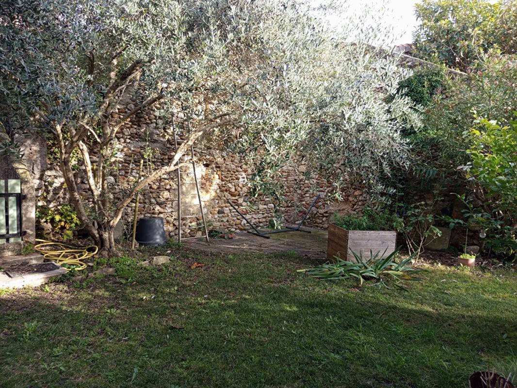 MALATAVERNE Maison de village 101m², 3 chambres avec jardin arboré Malataverne 159 000HAI 10