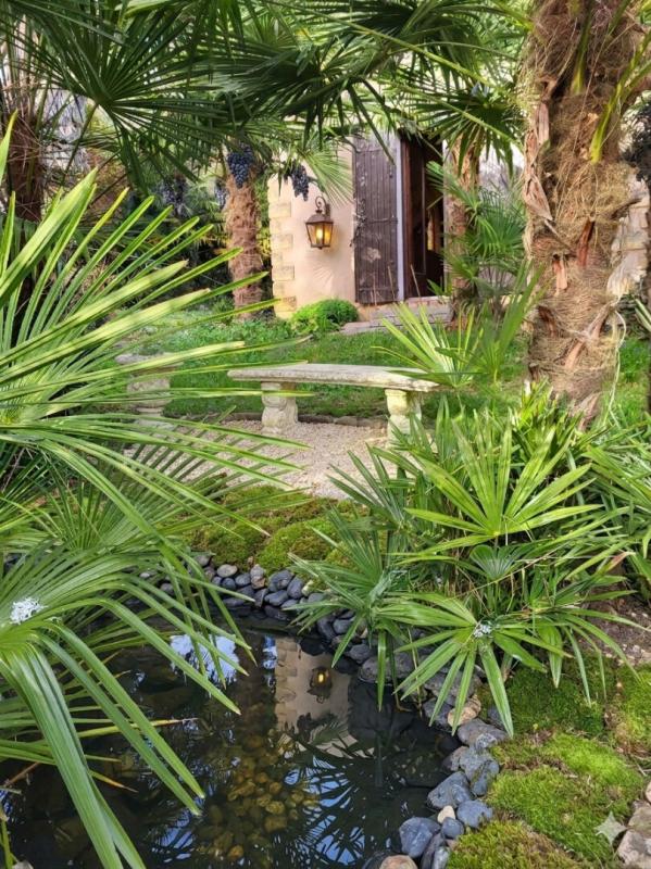 NOTRE-DAME-DE-SANILHAC Maison 8 pièces 180 m2, parc de 8700 M2 avec dépendances 1