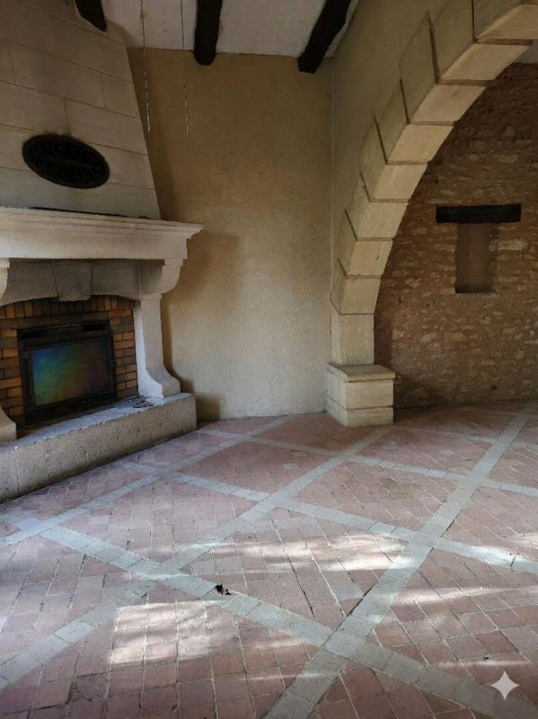 NOTRE-DAME-DE-SANILHAC Maison 8 pièces 180 m2, parc de 8700 M2 avec dépendances 8