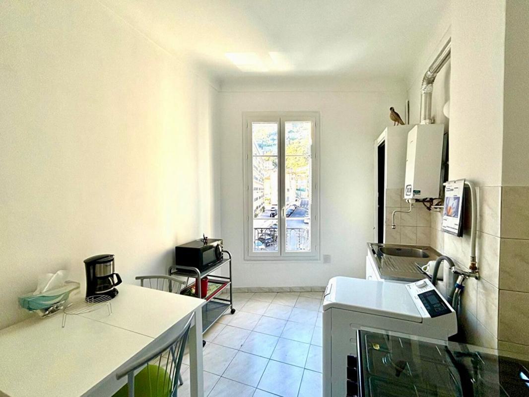 NICE Appartement centre-ville Nice Cessole 2 pièces 25m2 à rafraichir 3