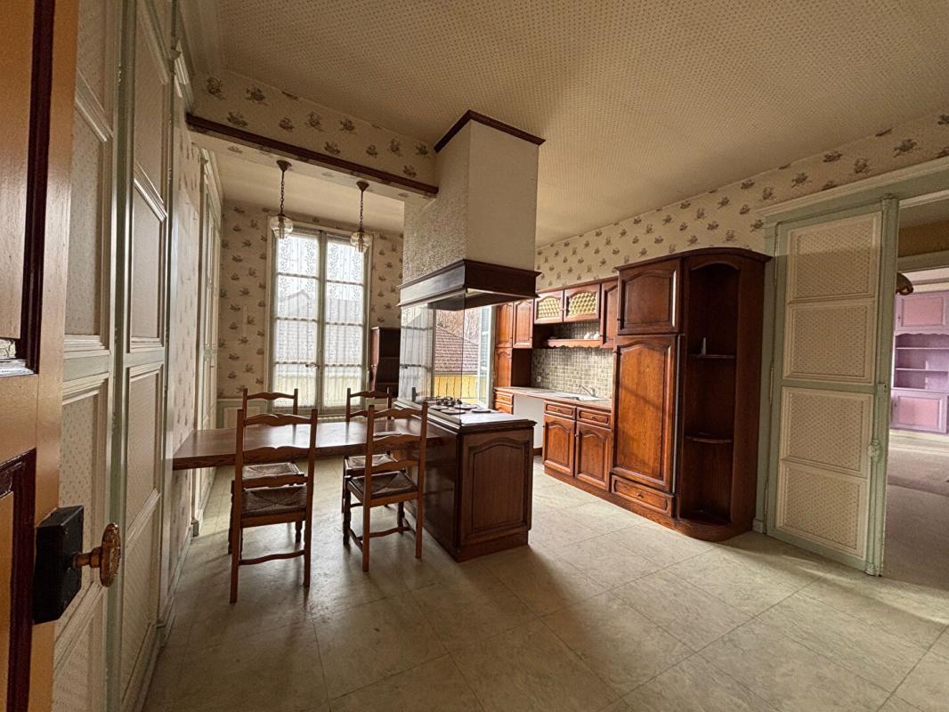 ARCIS-SUR-AUBE Appartement Arcis Sur Aube6 pièce(s) 140 m2 12