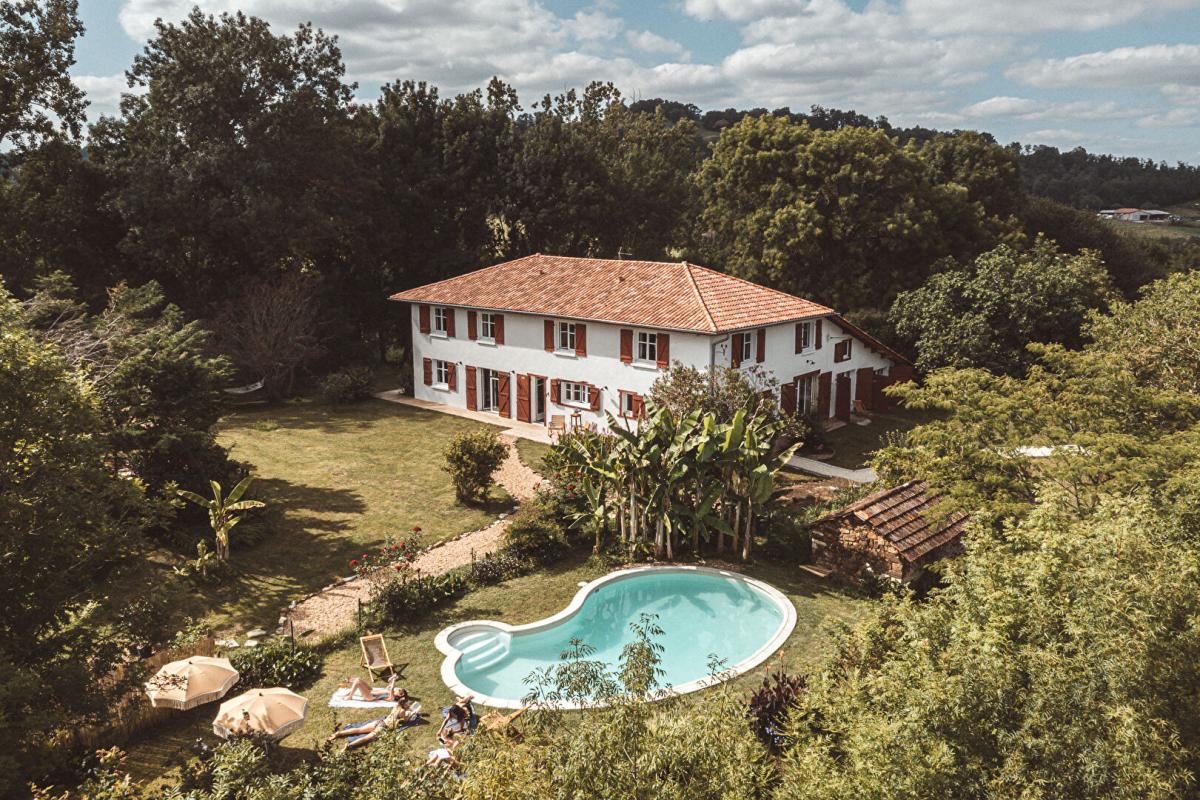 BIDACHE 64520 BIDACHE maison ancienne rénovée 426 m2, piscine chauffée 4