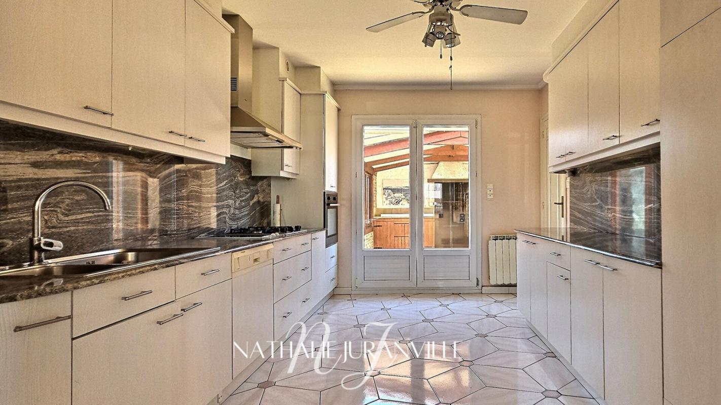 SAINT-CYPRIEN Charmante et spacieuse villa 6 pièces 190 m2 avec grand garage 3