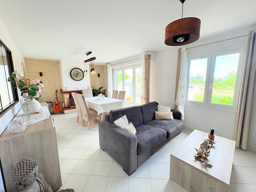 SAINTES EXCLUSIVITE Maison de plain pied 98 m2 3 chambres dans le centre de CHERAC 17610 2