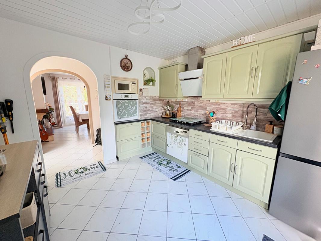 SAINTES EXCLUSIVITE Maison de plain pied 98 m2 3 chambres dans le centre de CHERAC 17610 4