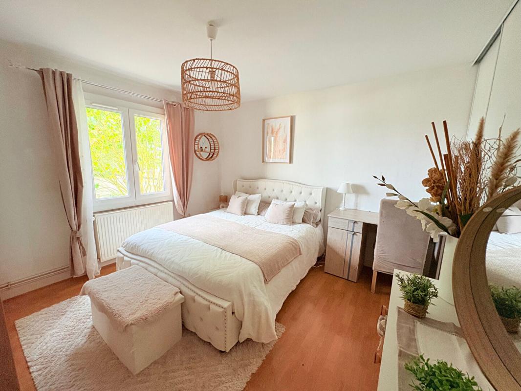 SAINTES EXCLUSIVITE Maison de plain pied 98 m2 3 chambres dans le centre de CHERAC 17610 5