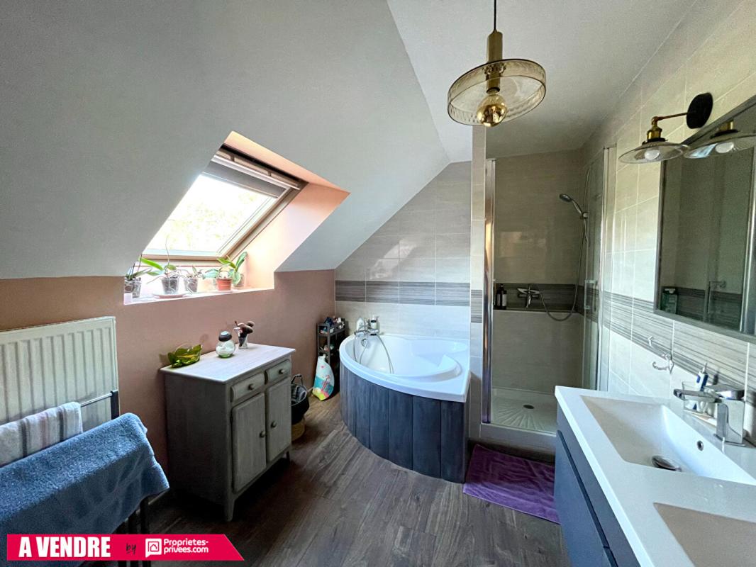 CARENTOIR Maison en pierre rénovée de 160m2 10