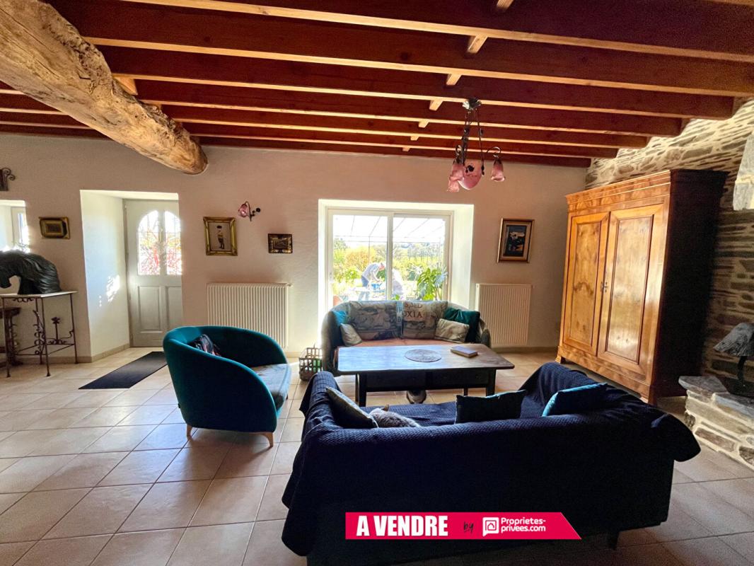 CARENTOIR Maison en pierre rénovée de 160m2 6