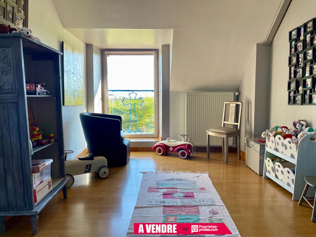 CARENTOIR Maison en pierre rénovée de 160m2 9