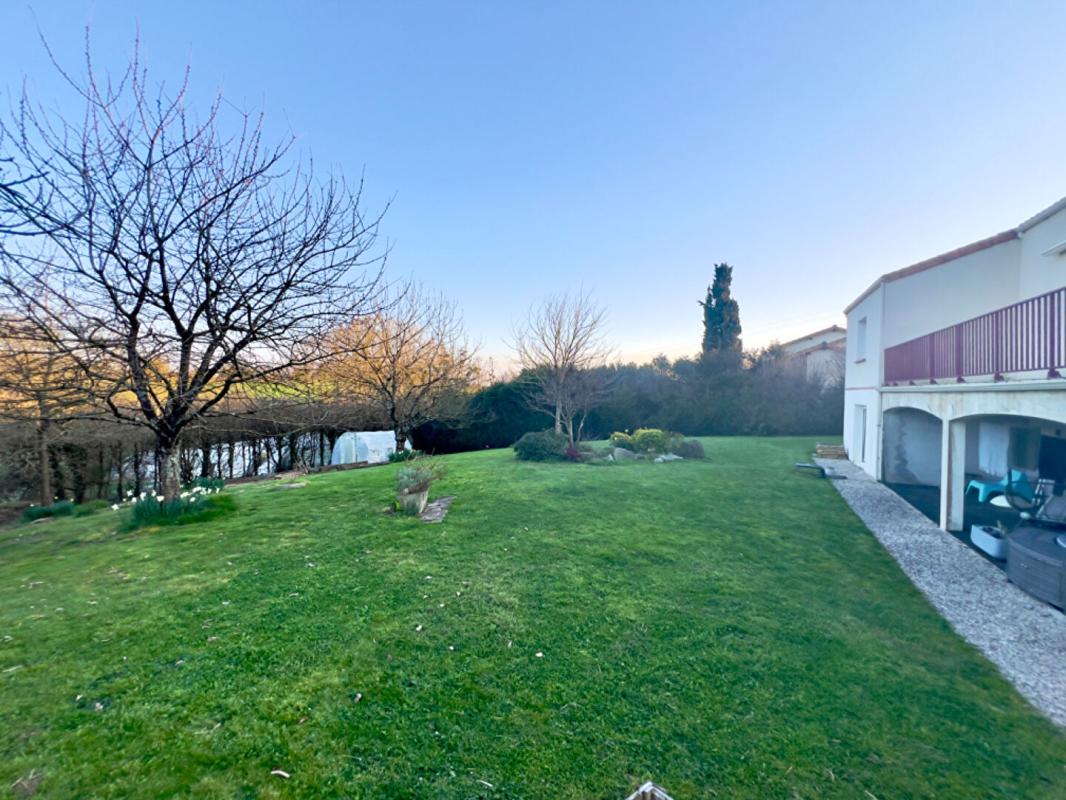 SAINT-CRESPIN-SUR-MOINE Maison Saint Crespin Sur Moine 6 pièce(s) 138 m2 15