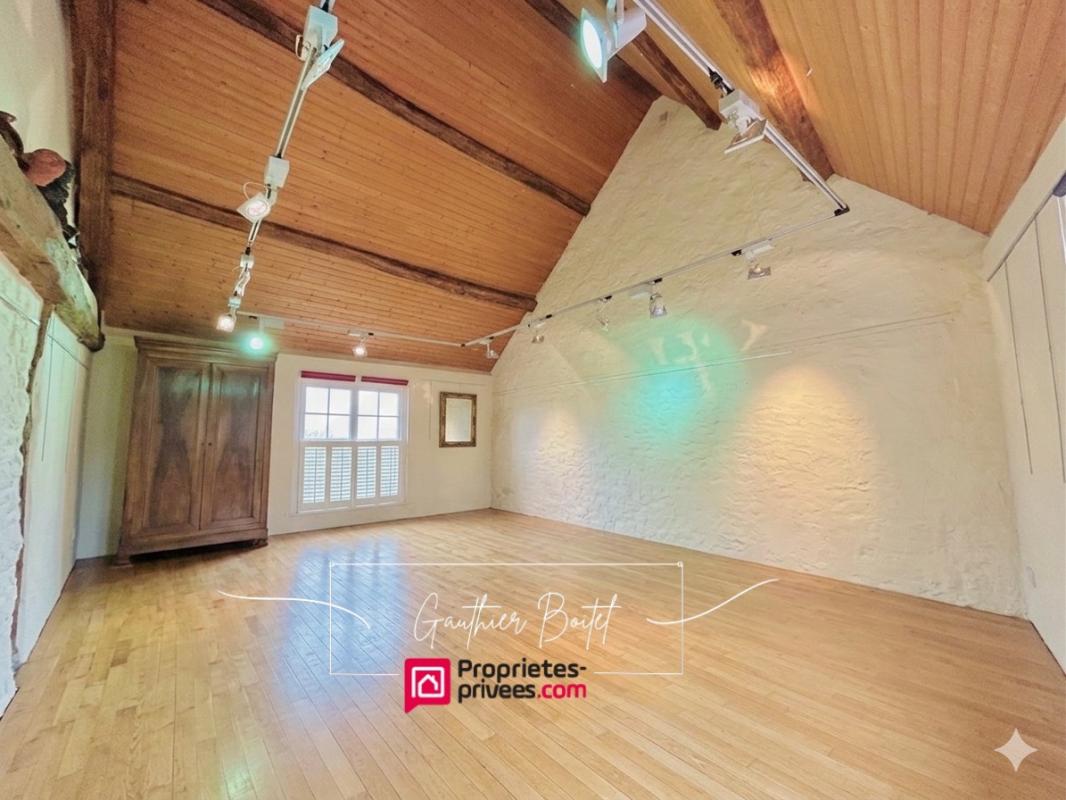 COULOMMIERS Longère proche Coulommiers 9 pièce(s) 250 m2 12