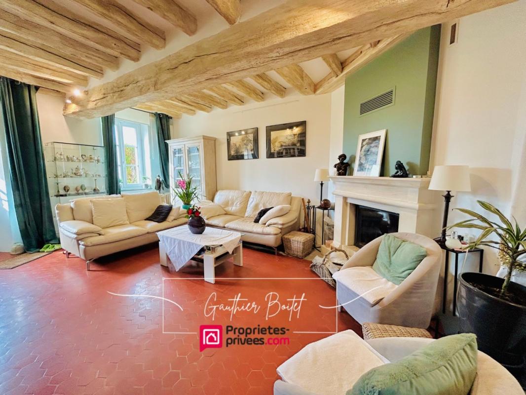 COULOMMIERS Longère proche Coulommiers 9 pièce(s) 250 m2 2