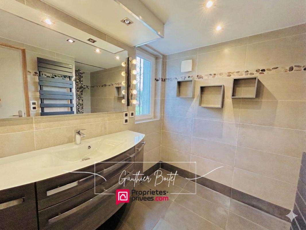 COULOMMIERS Longère proche Coulommiers 9 pièce(s) 250 m2 6