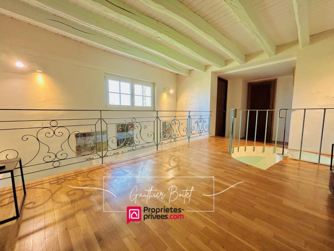 COULOMMIERS Longère proche Coulommiers 9 pièce(s) 250 m2 7