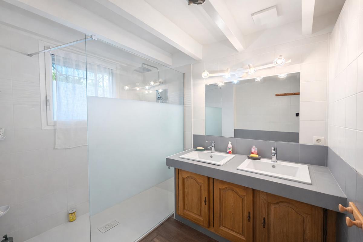 SALLES Maison 140m2 (dont véranda: 6m² et Studio 25m²) + garage et carport sur 1550m2 de terrain 12