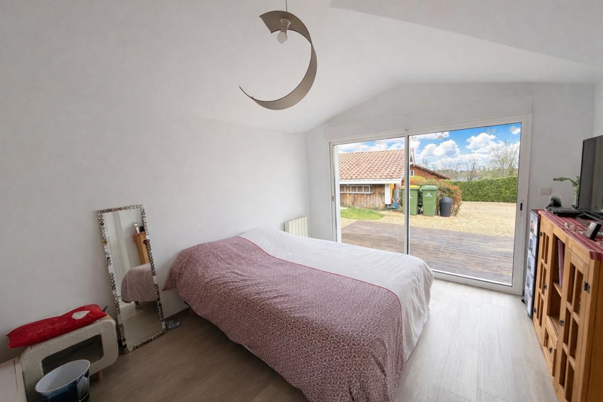 SALLES Maison 140m2 (dont véranda: 6m² et Studio 25m²) + garage et carport sur 1550m2 de terrain 13