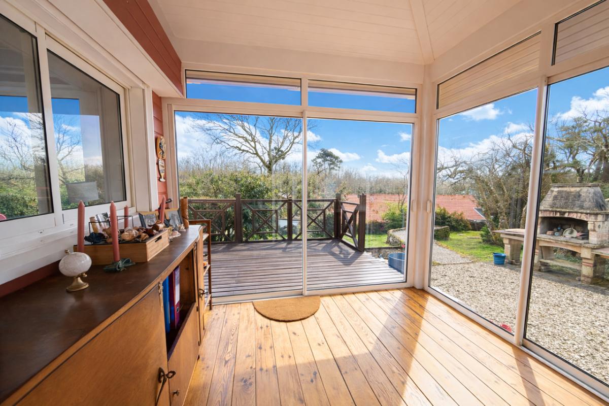 SALLES Maison 140m2 (dont véranda: 6m² et Studio 25m²) + garage et carport sur 1550m2 de terrain 6