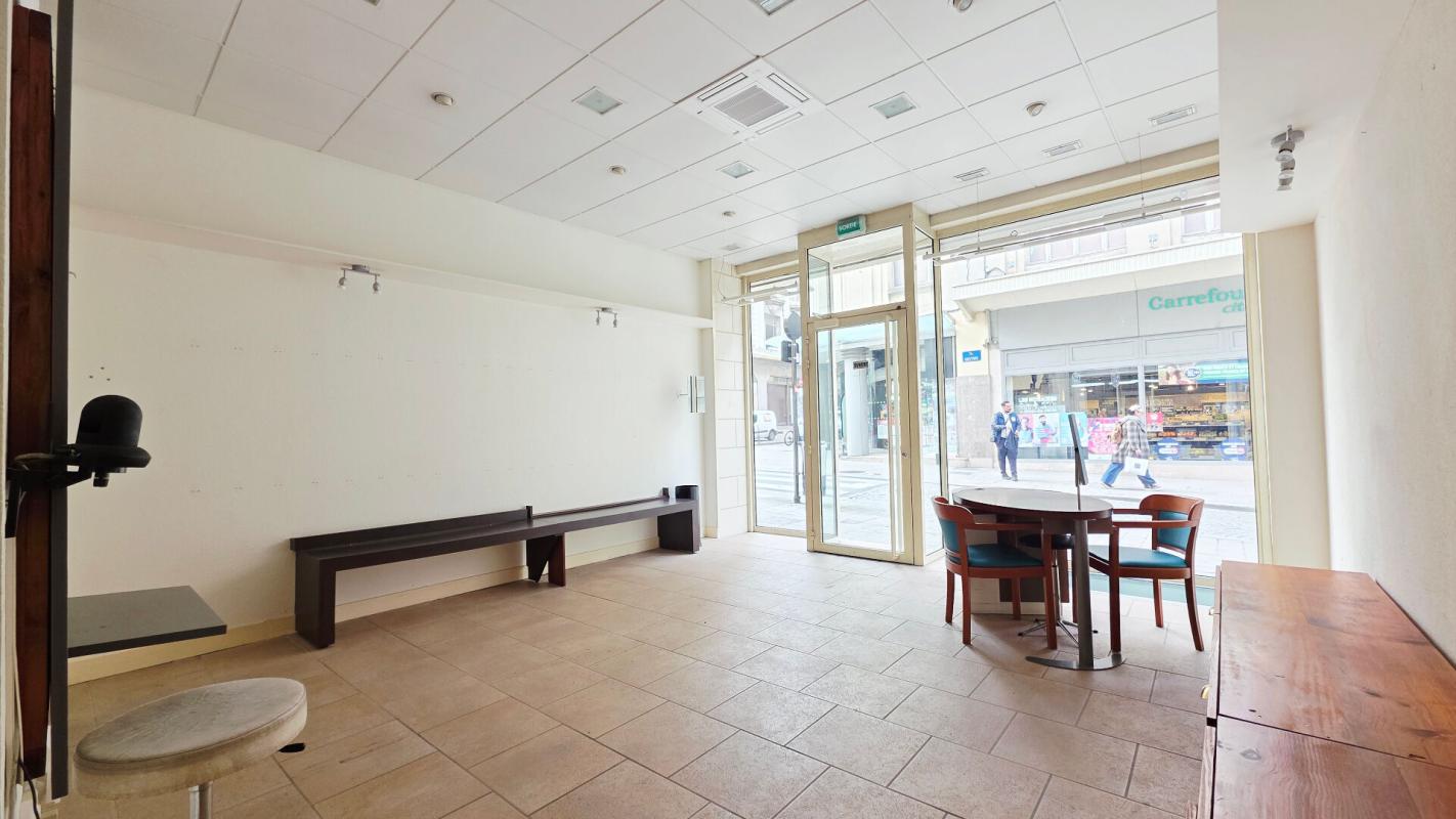 BOURGES BOURGES CENTRE MURS COMMERCIAUX 57M² 2