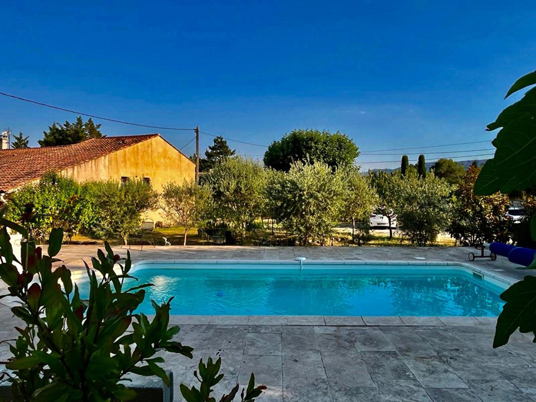 SAINT-MAXIMIN-LA-SAINTE-BAUME Maison avec piscine Saint Maximin La Sainte Baume 6 pièce(s) 133 m2 1