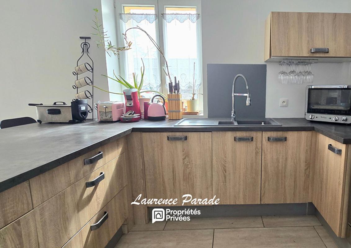 VILLEFRANCHE-DE-LONCHAT Maison en pierre à vendre avec garage et grand terrain 4