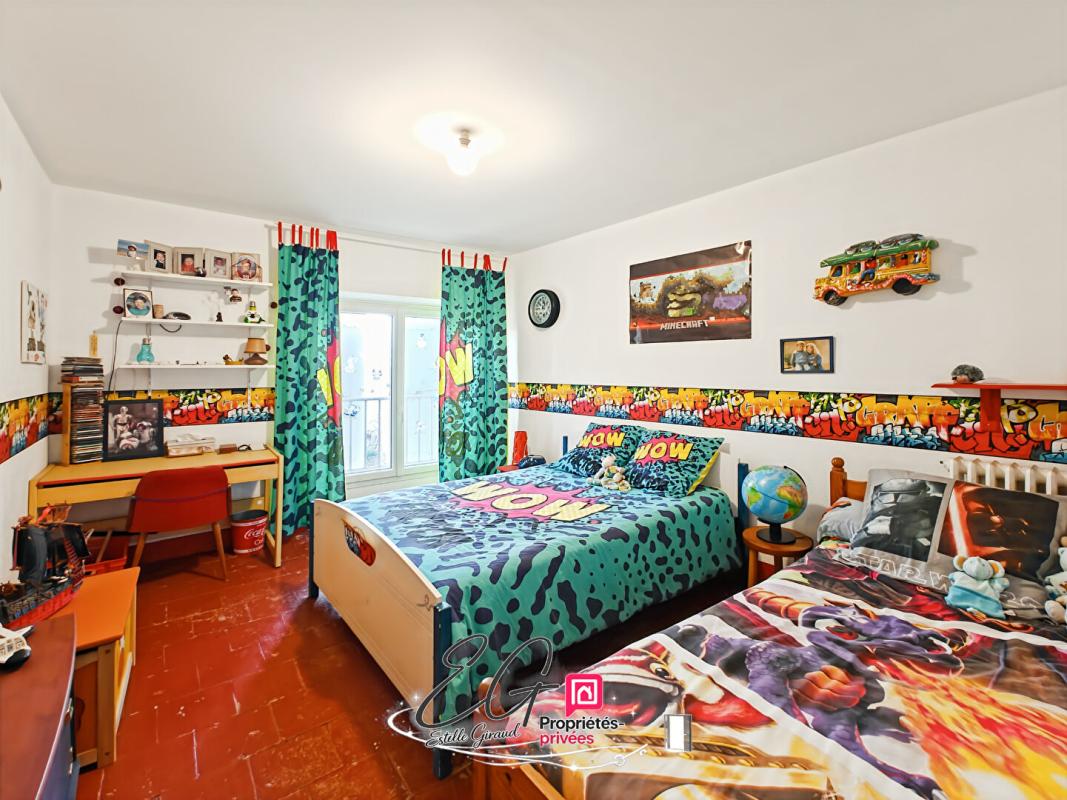 CAUNES-MINERVOIS Maison de caractère 1900, carreaux de ciment, tomettes, cheminées en marbre, cour et garage : Caunes-Minervois 17