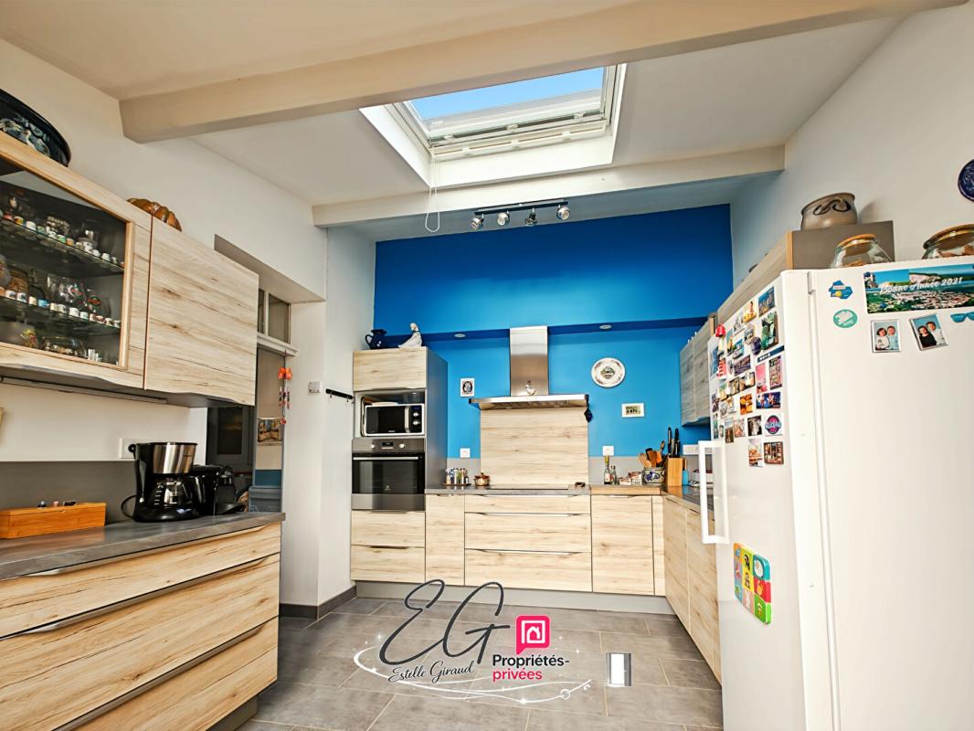 CAUNES-MINERVOIS Maison de caractère 1900, carreaux de ciment, tomettes, cheminées en marbre, cour et garage : Caunes-Minervois 6