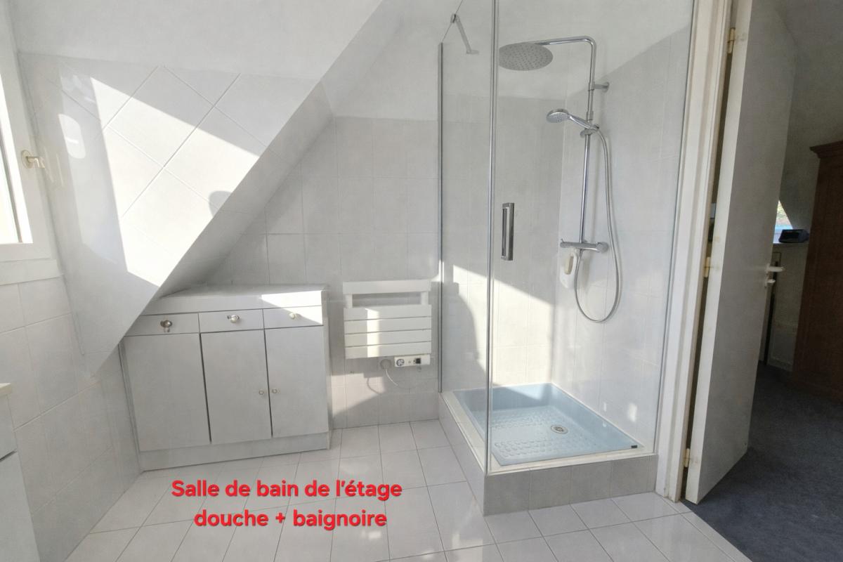 CLEGUER Maison de charme en pierres de 149 m2, Piscine chauffée, À 3 min de Plouay, 15 min de Lorient, Agglomération de Lorient, 25 min du littoral 14