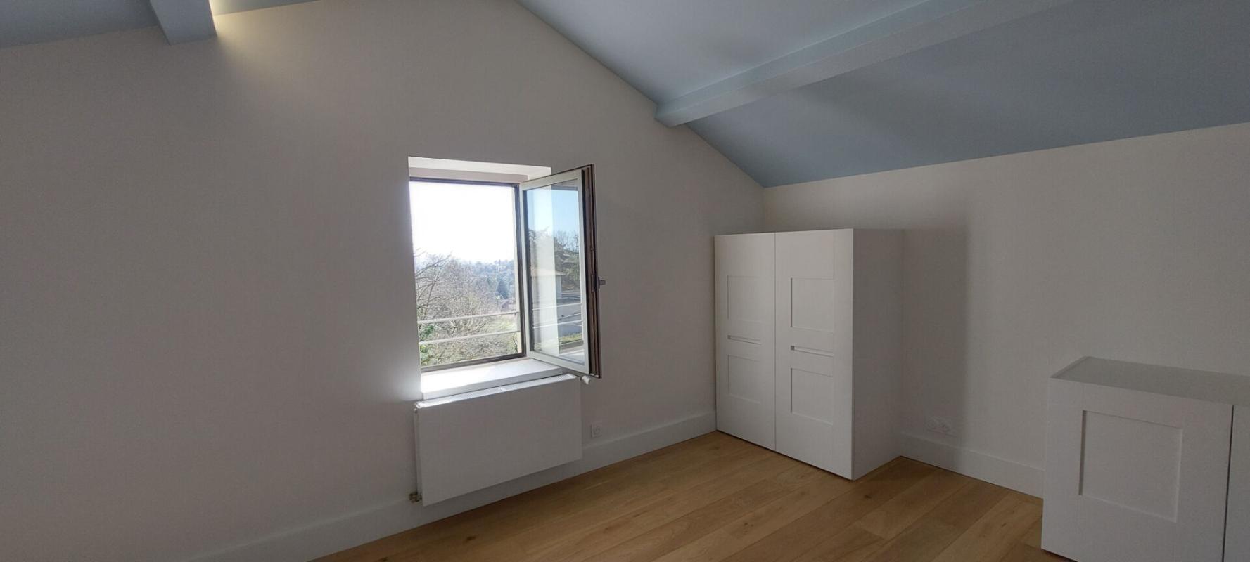 SAINT-CYR-AU-MONT-D'OR Propriété Saint Cyr Au Mont D Or 5 pièce(s) 126.94 m2 10