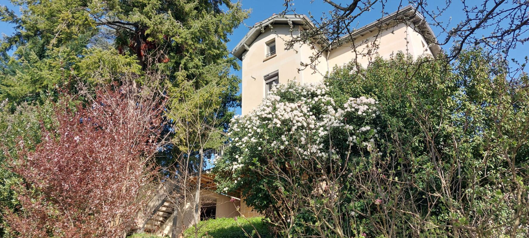 SAINT-CYR-AU-MONT-D'OR Propriété Saint Cyr Au Mont D Or 5 pièce(s) 126.94 m2 5