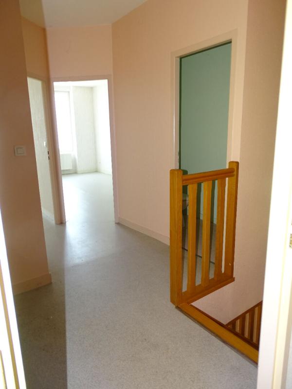 CLAIRVAUX-LES-LACS Immeuble comprenant 4 appartements + caves, jardin et parkings 7