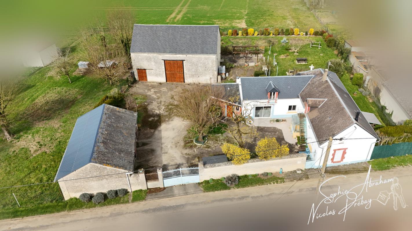 ANGERVILLE Fermette avec dépendances et terrain constructible 1